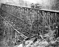 vintage-railroad-bridges-with-timber-trestles-08.jpg