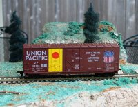 Union Pacific Red Dot Boxcar.JPG