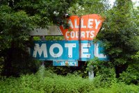 2019-08-14 002 Valley Courts Motel Sign Tryon NC - for upload.jpg