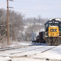 CSX6920 w/ southbound local, Wyoming OH, 1-30-09