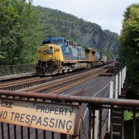 A westbound rolls into Hapers Ferry