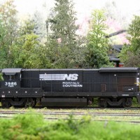 Pine Belt Southern B23-7 detailled and weathered
