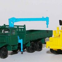 Trainworx Peterbilt 351 Log Truck with TomyTec Log Transporter Set