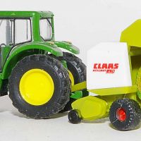 Wiking JD Tractor With Claas Round Baler-2