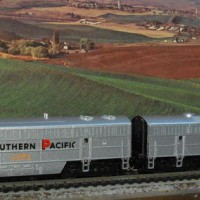 Southern Pacific FM C-Liner set in Overnight colors for Overnight service.