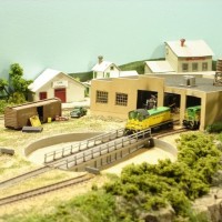 Sand Springs Railway - Engine facility - The prototype has a reversing loop behind the engine facility.  Lack of space was resolved by using a turntable