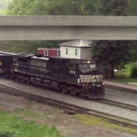 NS D9-40CW with stone hoppers