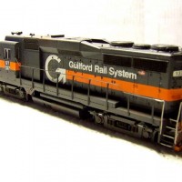 I know, Guilford never had GP30's, but I love this EMD model pretty much, so I had to paint one myself into Guilford Colors.

The road-no's 45-79 were used for Springfield Terminals GP9's and the road-no's 200-220 were used for the GP35. 100-199 were not used by Guilford so far, so I could perfectly use them for my GP30('s). My #137 was aquired from the SOO Line in 1983, SOO Line had AAR Type B trucks on them.