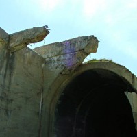 Amphiteatre Tunnel 4's collapsed east portal