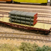 Flat Car SP42772 with Pipe Load
