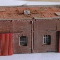 Z scale industrial building, weathered with pastel (1)