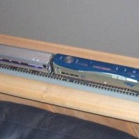 HO Amtrak Commuter Train (2)