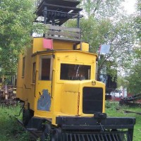 MOW unit for servicing catenary