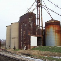 Old grain elevator, Glenarm, IL