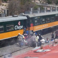 Passengers boarding in Divisadero