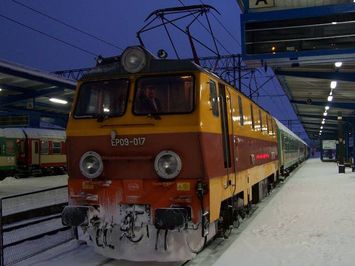 EP09-017, Olsztyn Station, Poland