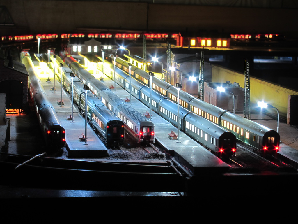 N-Scale passenger Train backs with lights!