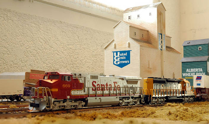 Santa Fé stack train