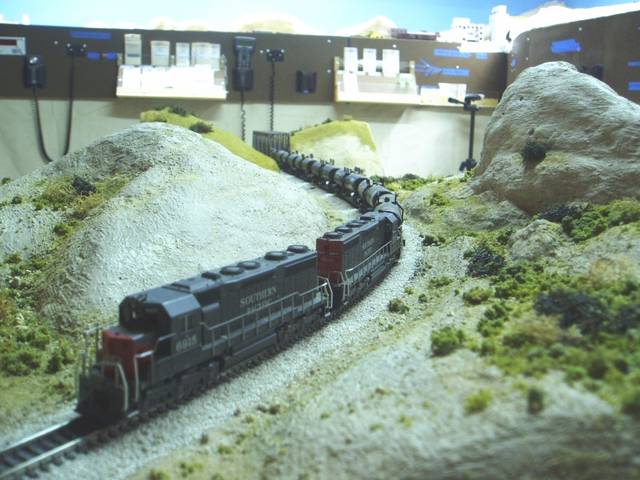 Tank train thru Hondo and El Gato.