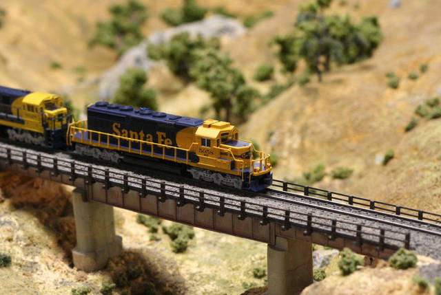 Kato SD40-2 (2006) 2nd run now shipping | Page 2 | TrainBoard.com - The ...